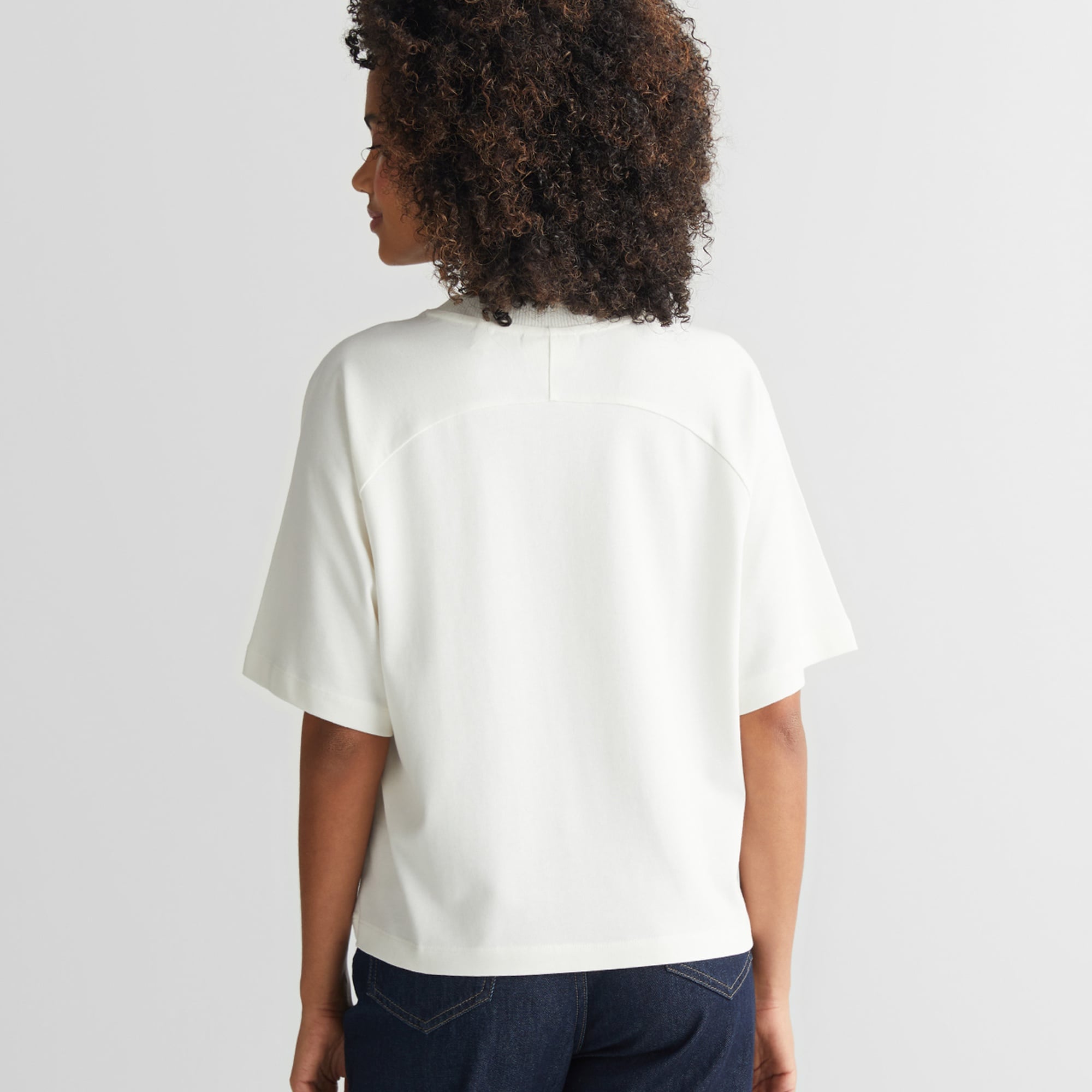 GANT Kadın Krem Bisiklet Yaka Logolu T-Shirt