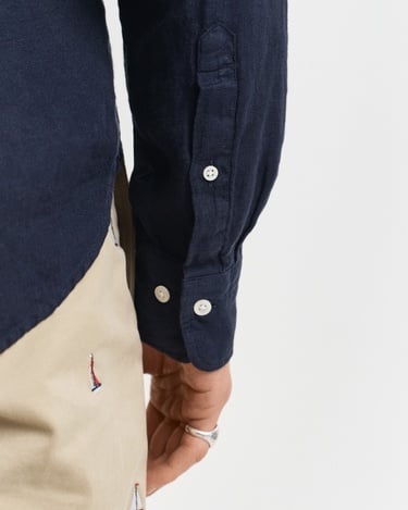  GANT Erkek Lacivert Regular Fit Düğmeli Yaka Keten Gömlek