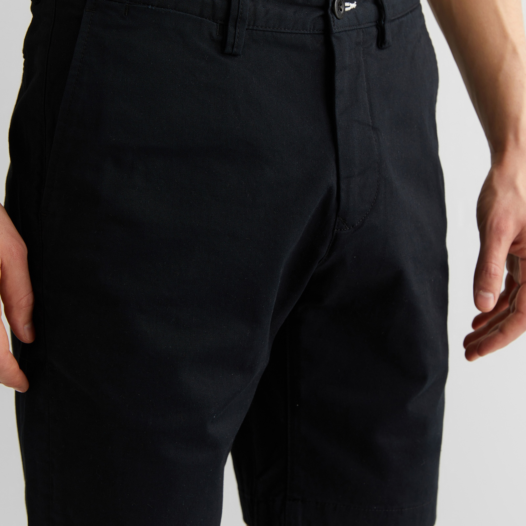 GANT Erkek Siyah Slim Fit Şort