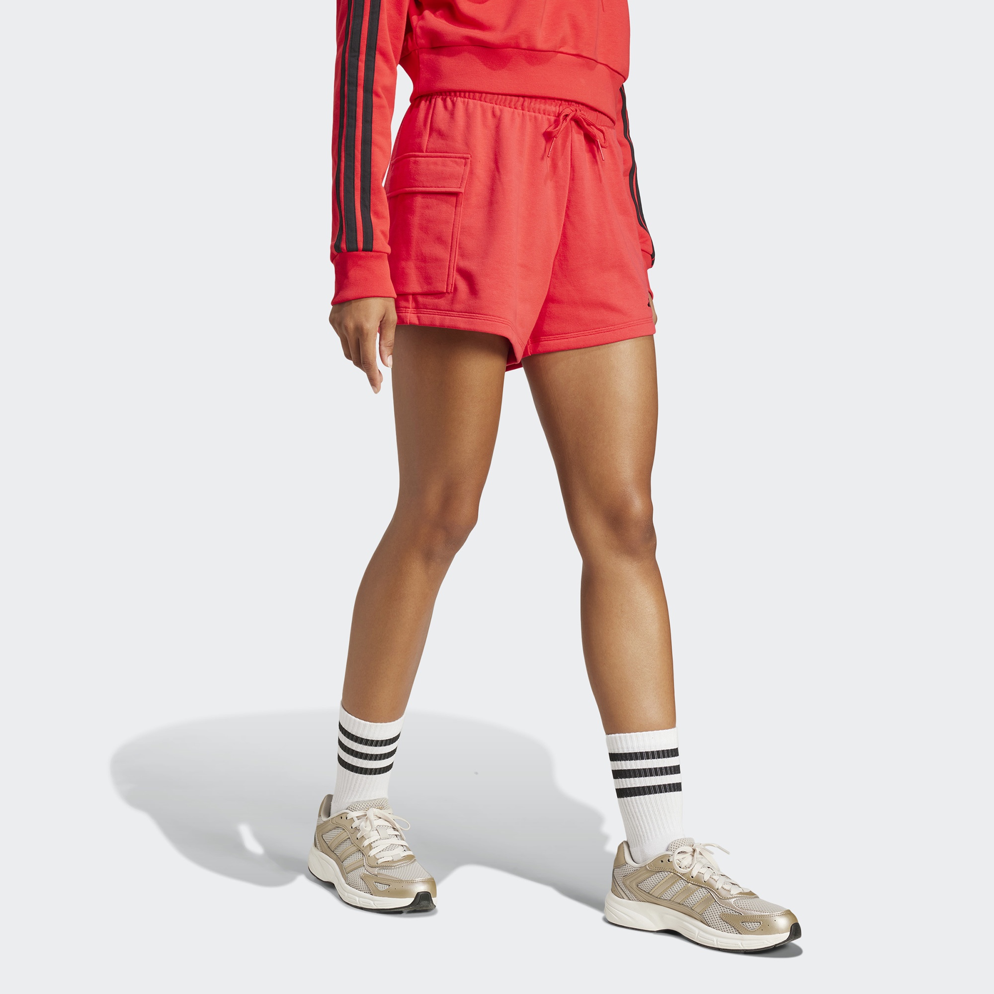 adidas Essentials Small Logo French Terry Cargo Kadın Kırmızı Şort