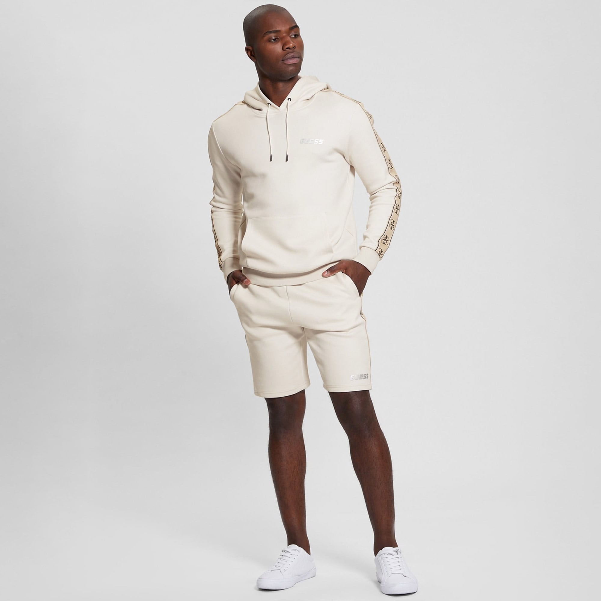  Guess Mickey Short  Erkek Bej Şort