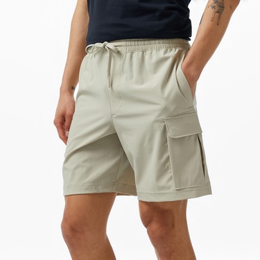  Under Armour Vibe Erkek Krem Şort