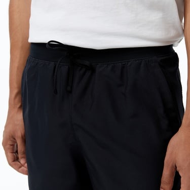  Under Armour Launch 5inch 2-in-1 Erkek Siyah Koşu Şortu