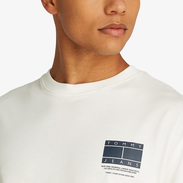  Tommy Jeans Graphic Ext Erkek Beyaz T-Shirt