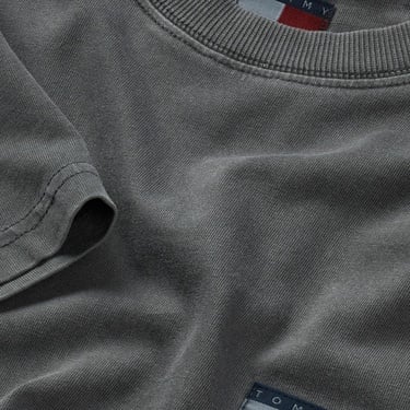  Tommy Jeans Relax Label Erkek Gri T-Shirt