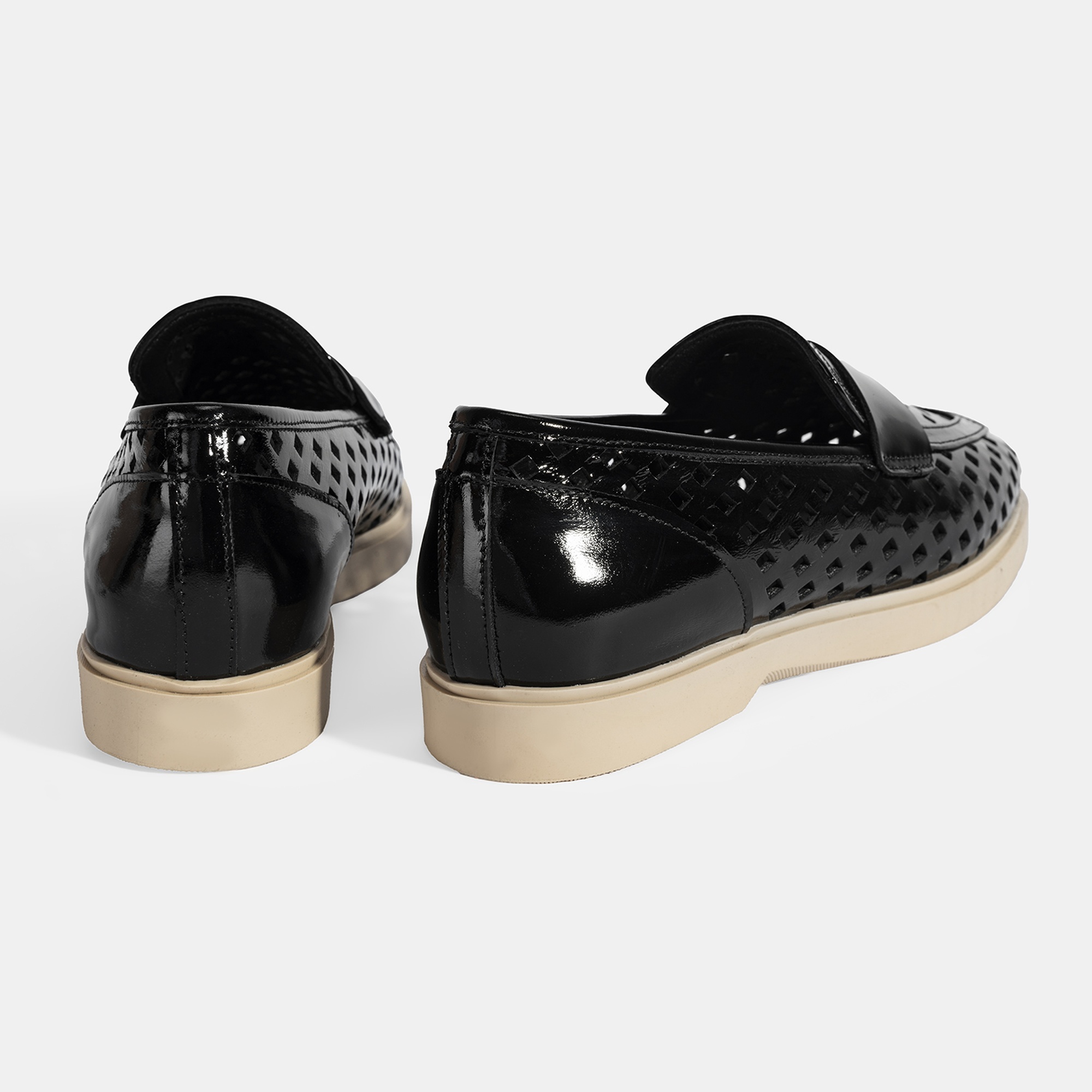 Kadın Siyah Perforeli Rugan Loafer