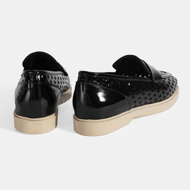  Kadın Siyah Perforeli Rugan Loafer