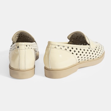  Kadın Bej Perforeli Rugan Loafer