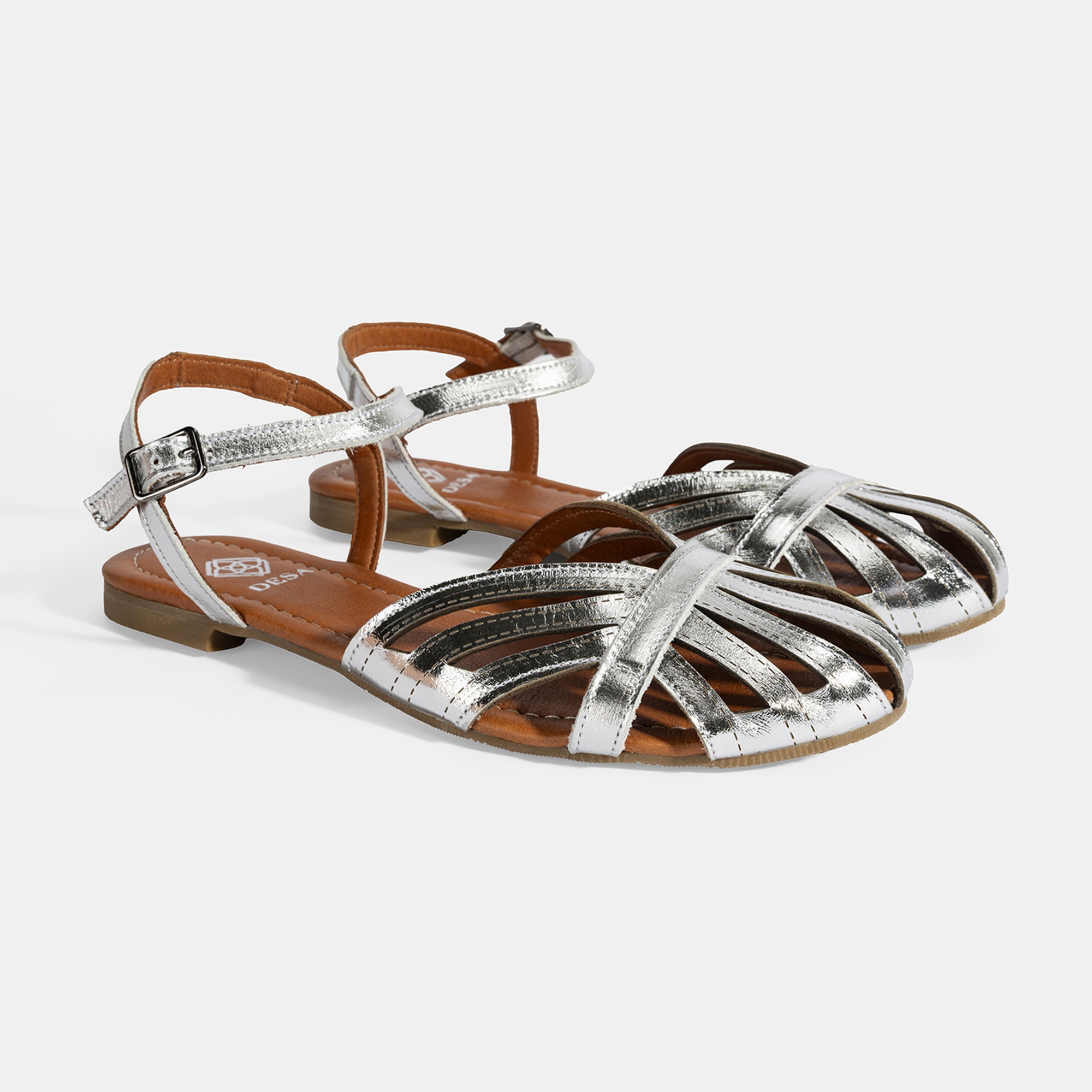 Kadın Gümüş Ayarlanabilir Tokalı Rugan Sandalet