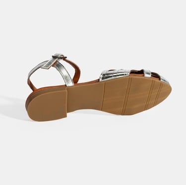  Kadın Gümüş Ayarlanabilir Tokalı Rugan Sandalet