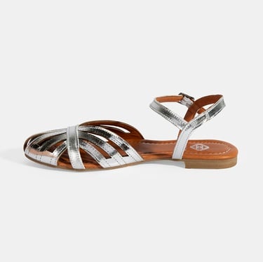  Kadın Gümüş Ayarlanabilir Tokalı Rugan Sandalet