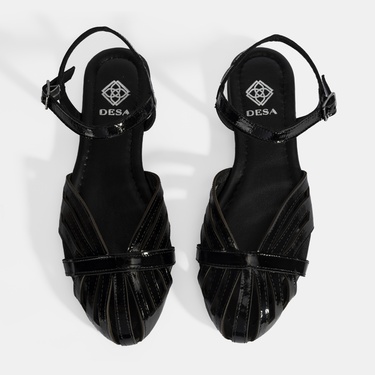  Kadın Siyah Ayarlanabilir Tokalı Rugan Sandalet