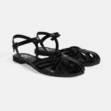  Kadın Siyah Ayarlanabilir Tokalı Rugan Sandalet