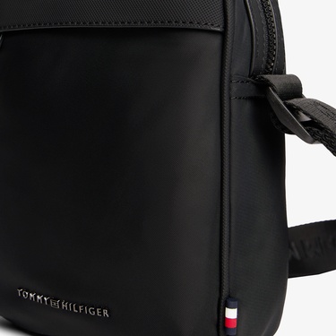  Tommy Hilfiger Repreve Mini Reporter Erkek Siyah El Çantası