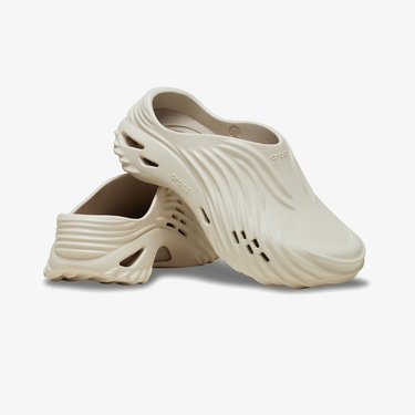  Crocs Echo Wave Unisex Bej Terlik