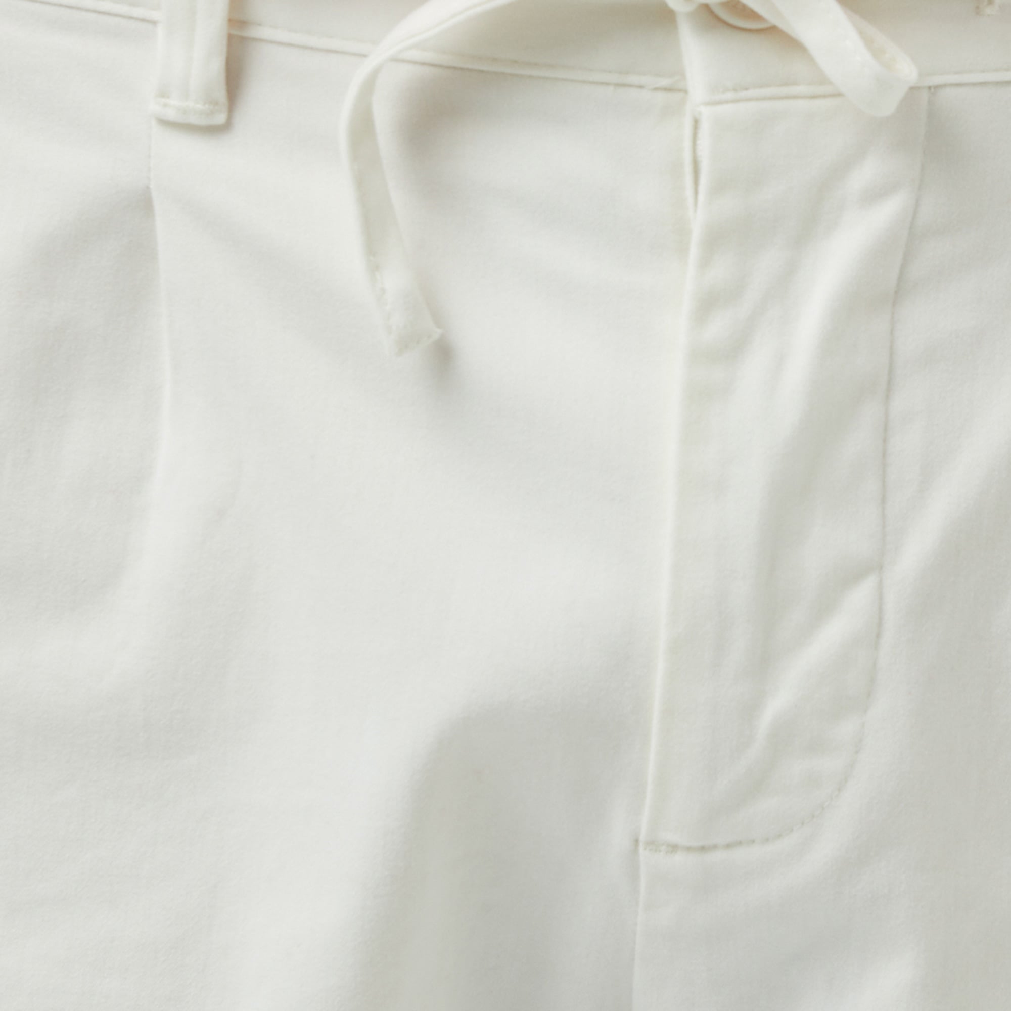 Erkek Tapered Fit Beyaz Bermuda Şort