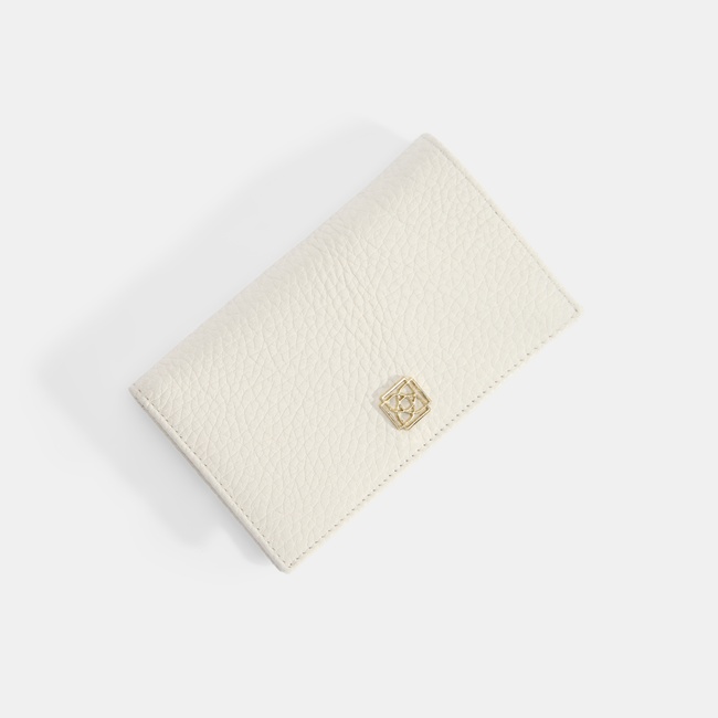  Kadın Beyaz Deri Cüzdan