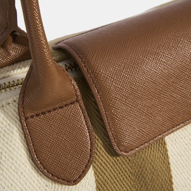  Kadın Monogram Logolu Vizon Çizgili Kumaş Midi Omuz Çantası