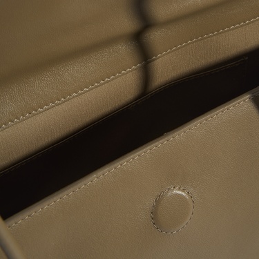  Kadın Kahve Yaprak Detaylı Deri Omuz Çantası