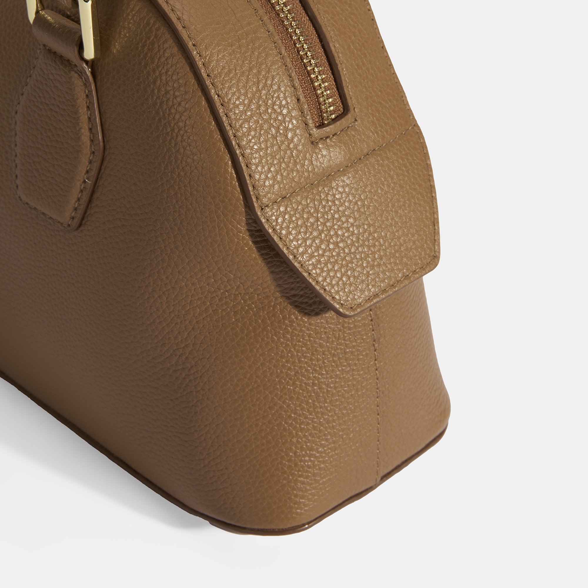 Kadın Taba Deri Çanta Aksesuarlı Büyük Omuz Çantası