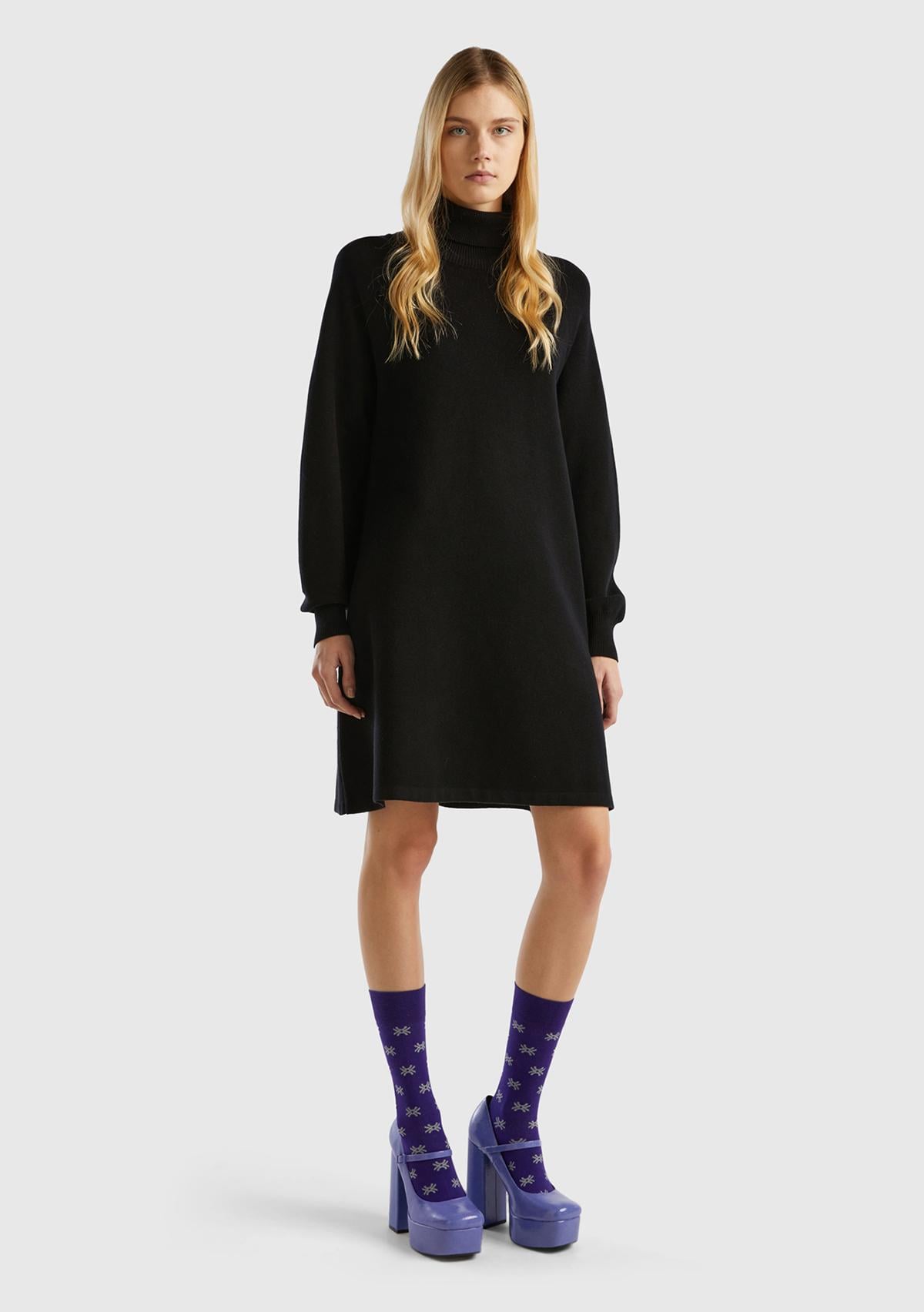  Kadın Siyah Koton Karışımlı Balıkçı Yaka Diz Midi Elbise