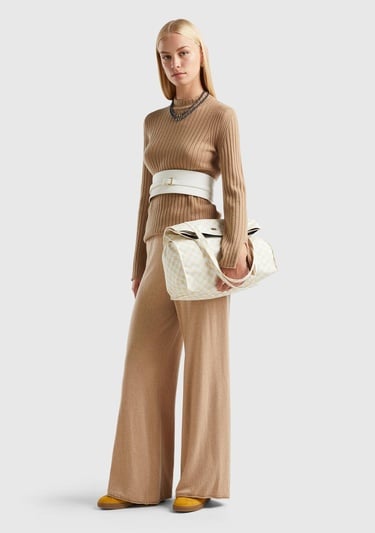  Kadın Kahverengi Yün Karışımlı Kol Ucu Yırtmaçlı Yarım Balıkçı Kazak