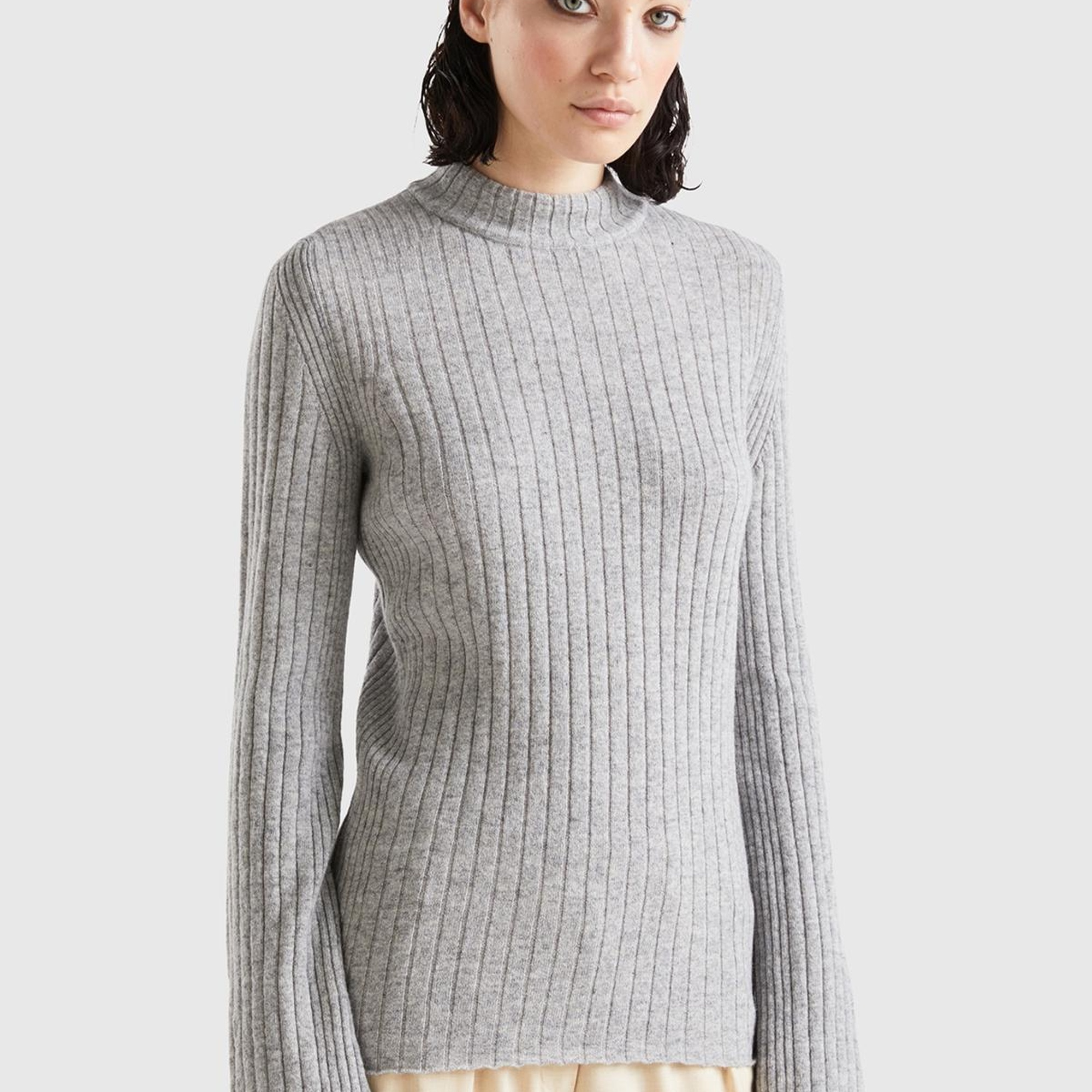 Kadın Gri Melanj Yün Karışımlı Kol Ucu Yırtmaçlı Yarım Balıkçı Kazak