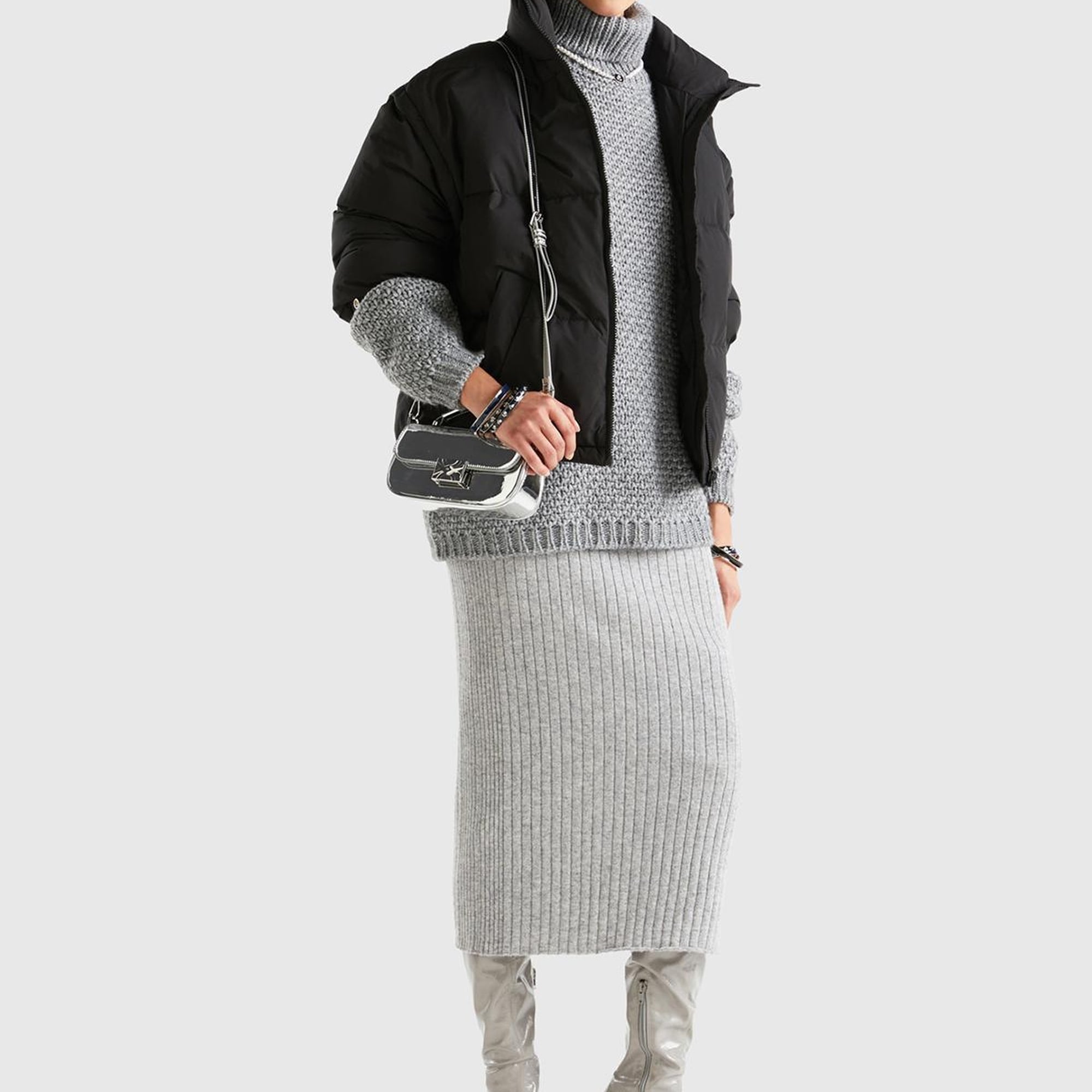 Kadın Siyah Kaz Tüyü Dolgulu Pufa Mont