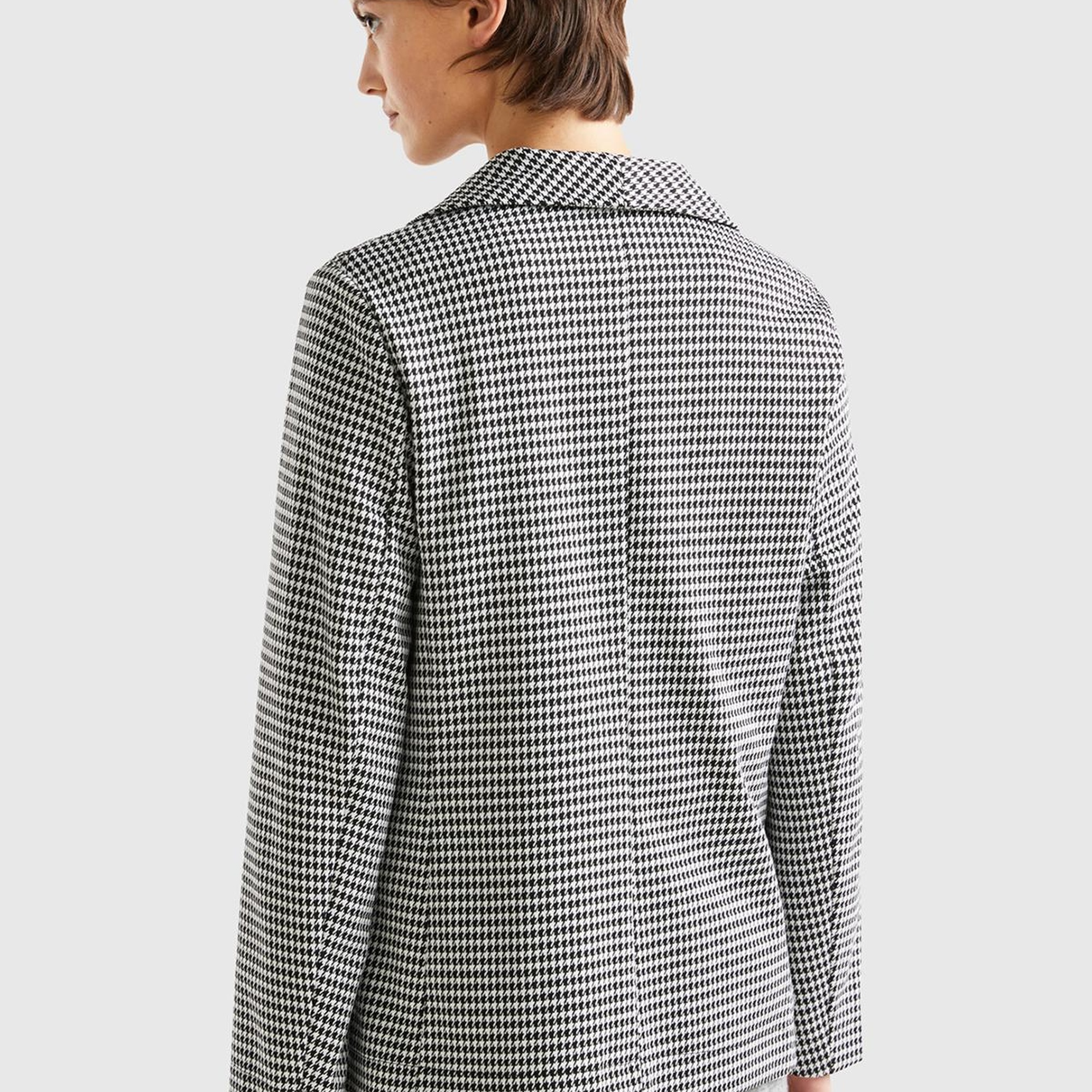 Kadın Siyah-Beyaz Kazayağı Desenli Ceket