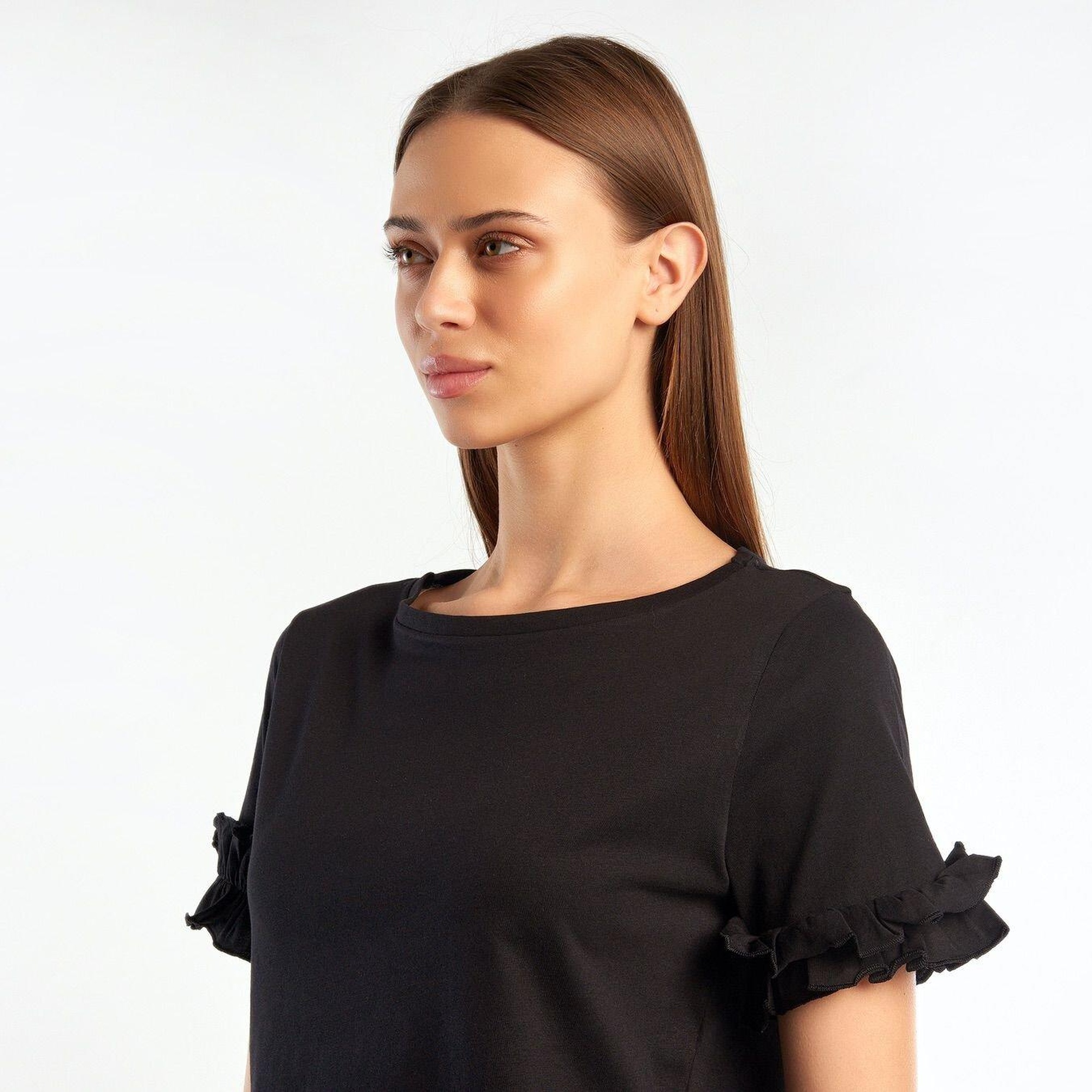 Kadın Siyah %100 Koton Kolu Fırfırlı T-Shirt