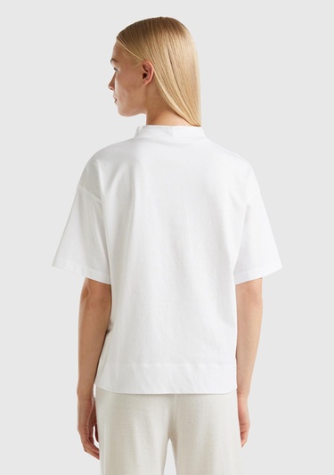  Kadın Beyaz %100 Koton Oversize Yarım Balıkçı T-Shirt