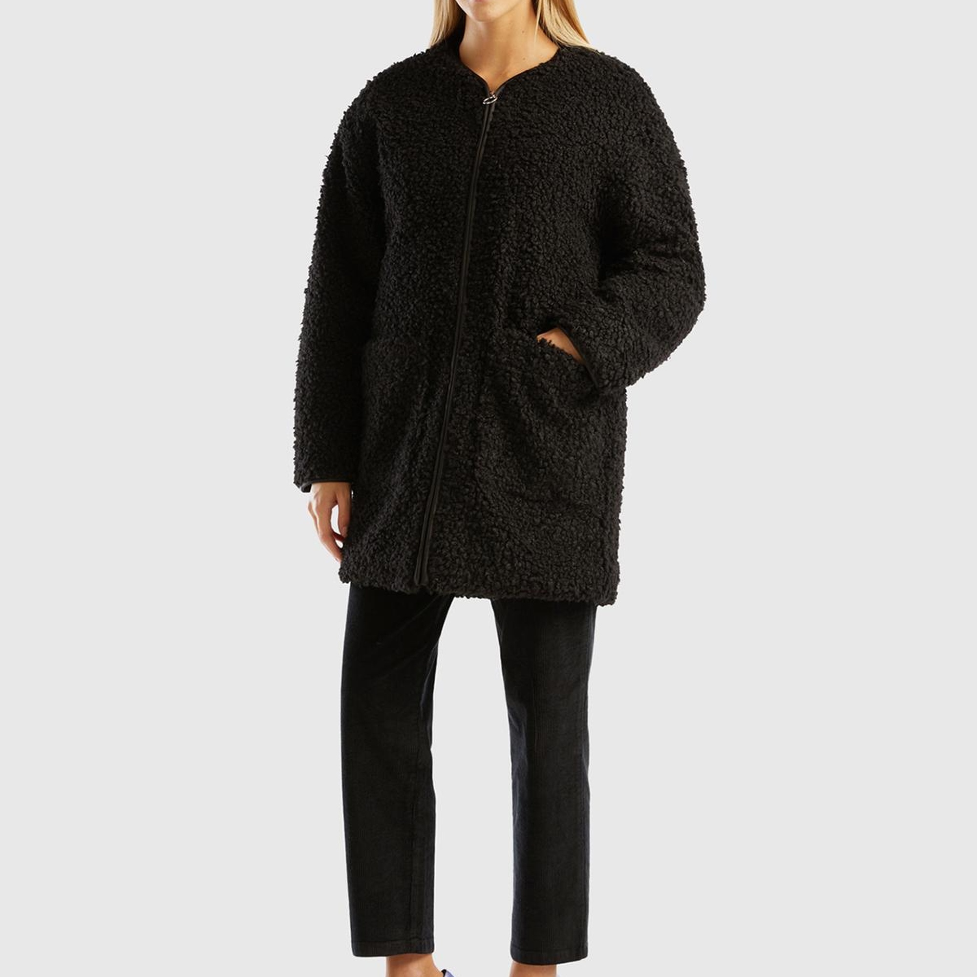 Kadın Siyah Yakasız İnce Mont