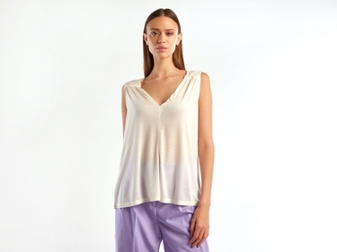  Kadın Krem %100 Liyosel V Yaka T-Shirt