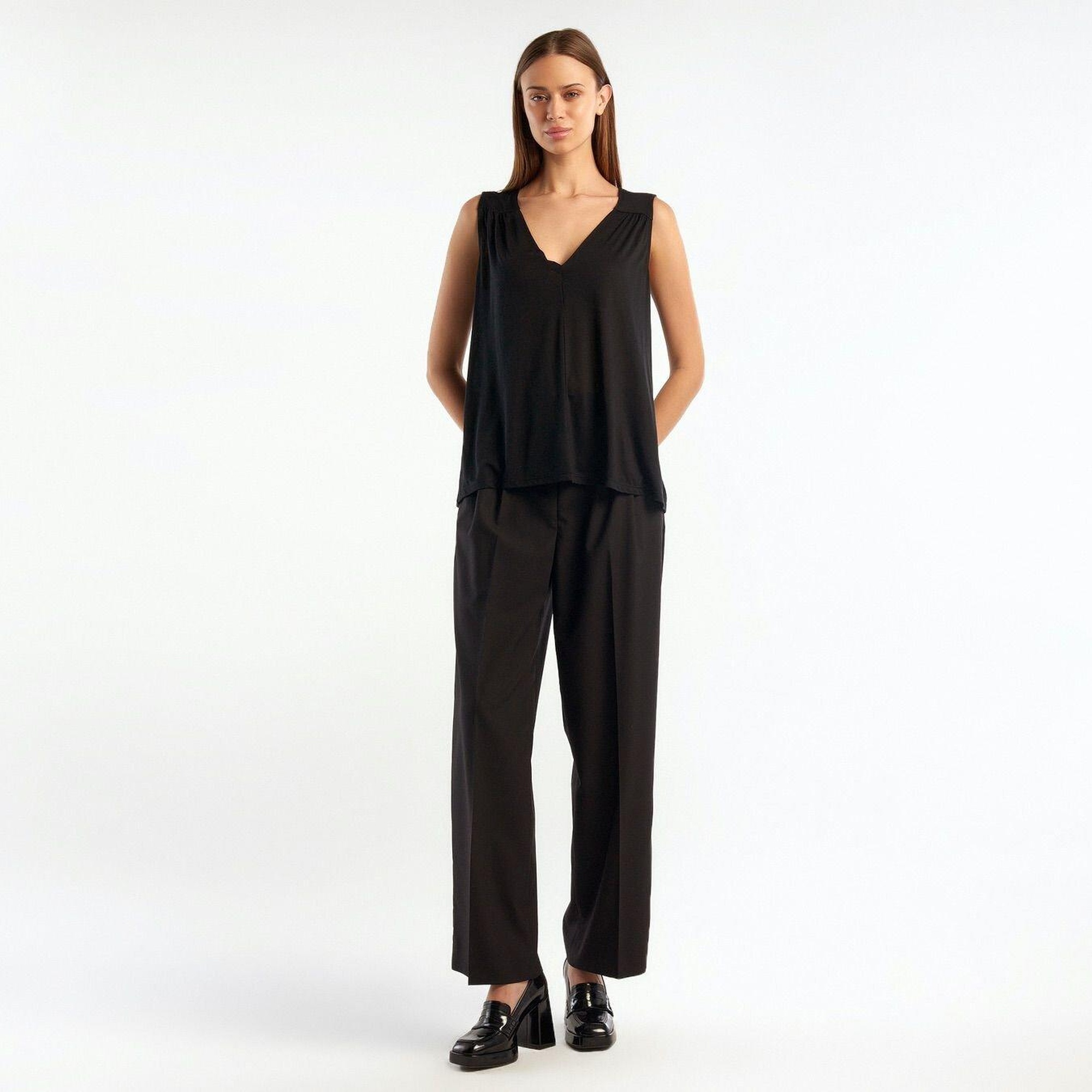 Kadın Siyah %100 Liyosel V Yaka T-Shirt