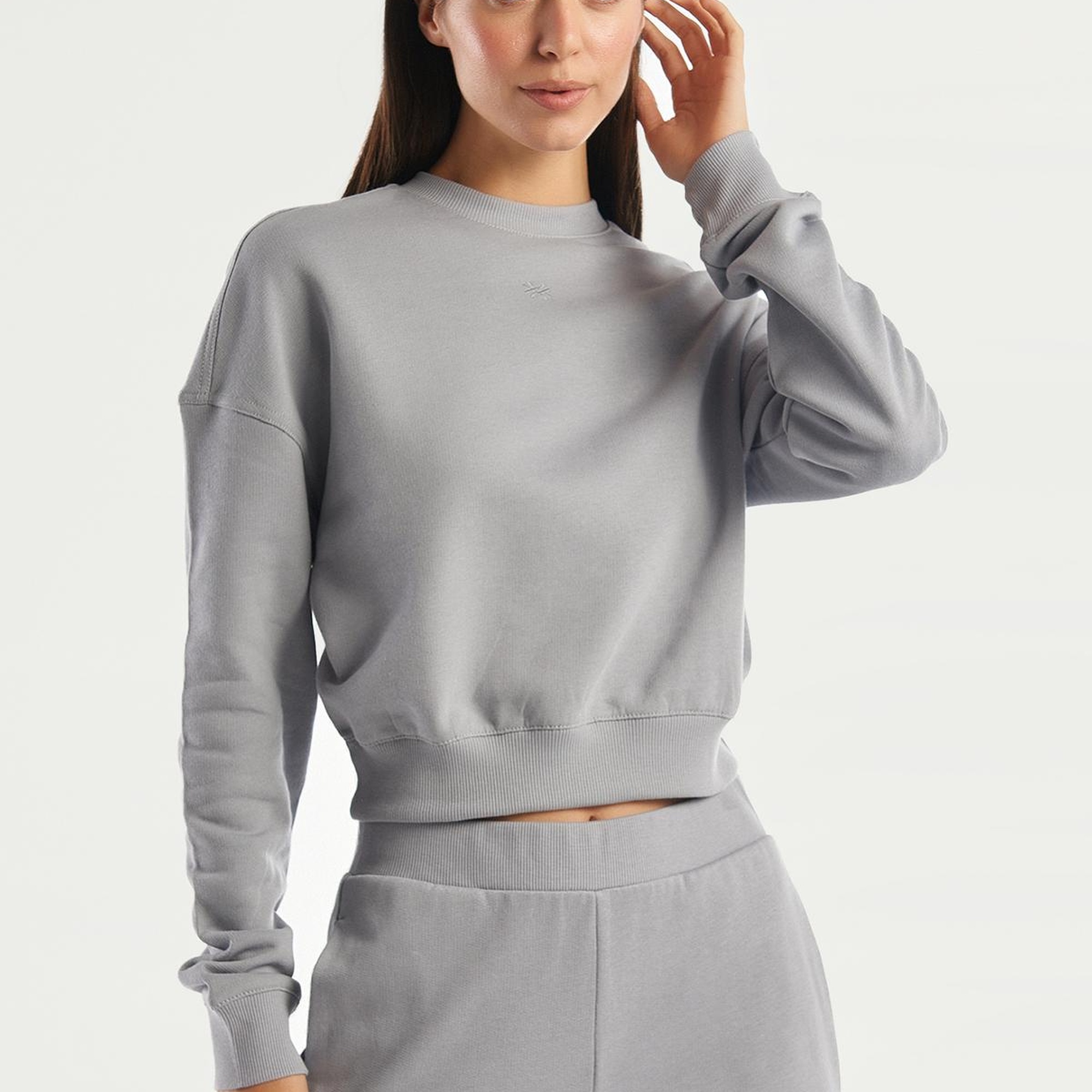 Kadın Açık Gri %100 Koton Rahat Kalıp Logolu Sweatshirt