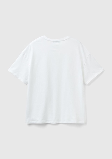  Kadın Beyaz %100 Koton Yarım Logolu T-Shirt