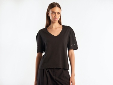  Kadın Siyah %100 Pamuk V Yaka Kolu Taşlı Tshirt