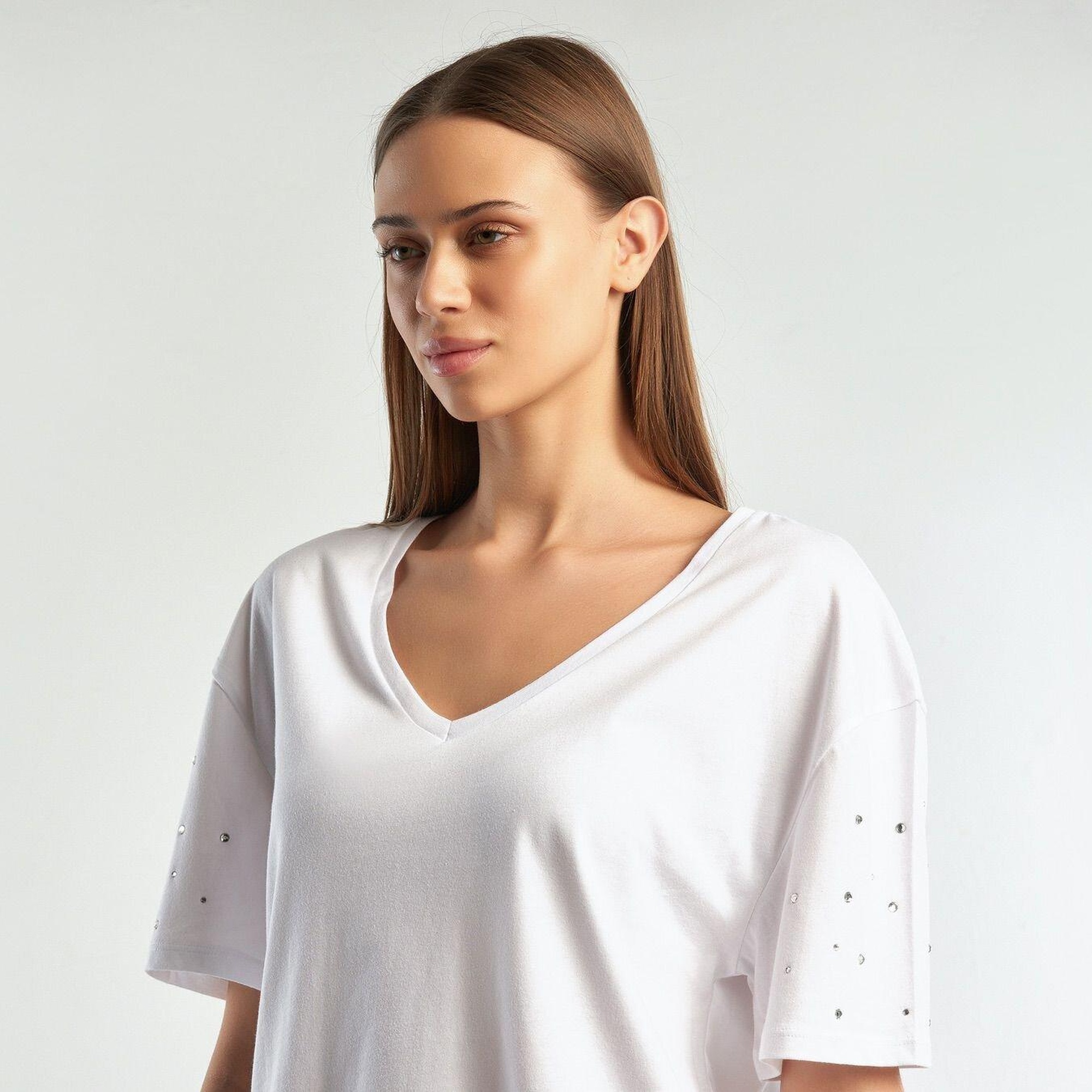 Kadın Beyaz %100 Pamuk V Yaka Kolu Taşlı Tshirt