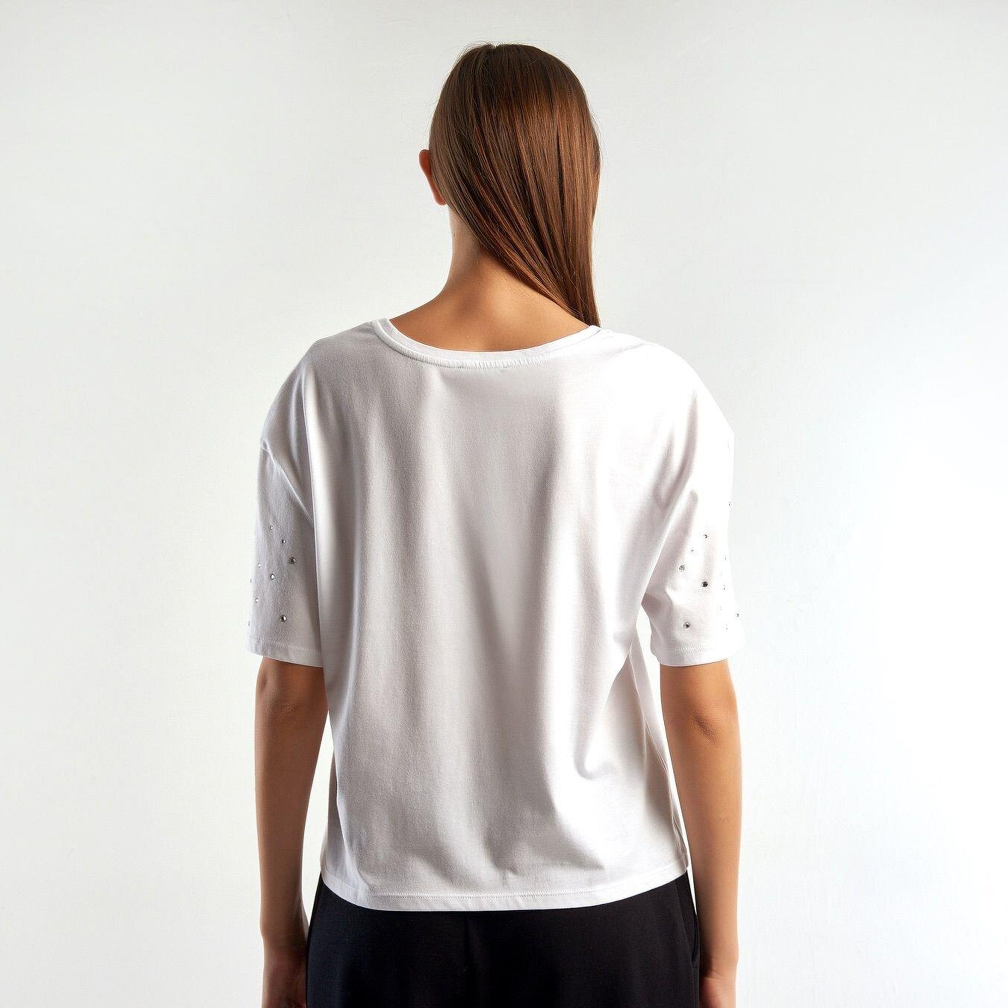 Kadın Beyaz %100 Pamuk V Yaka Kolu Taşlı Tshirt