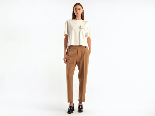  Kadın Krem %100 Koton Cebi Fırfırlı T-Shirt