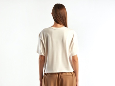  Kadın Krem %100 Koton Cebi Fırfırlı T-Shirt