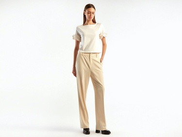  Kadın Krem %100 Koton Kolu Fırfırlı T-Shirt