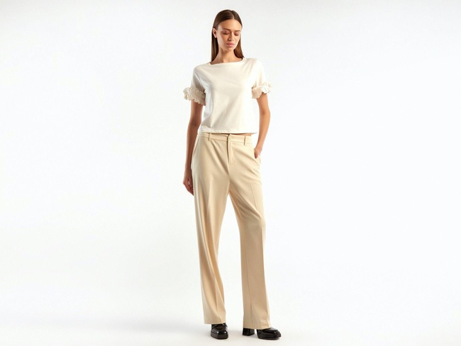  Kadın Krem %100 Koton Kolu Fırfırlı T-Shirt