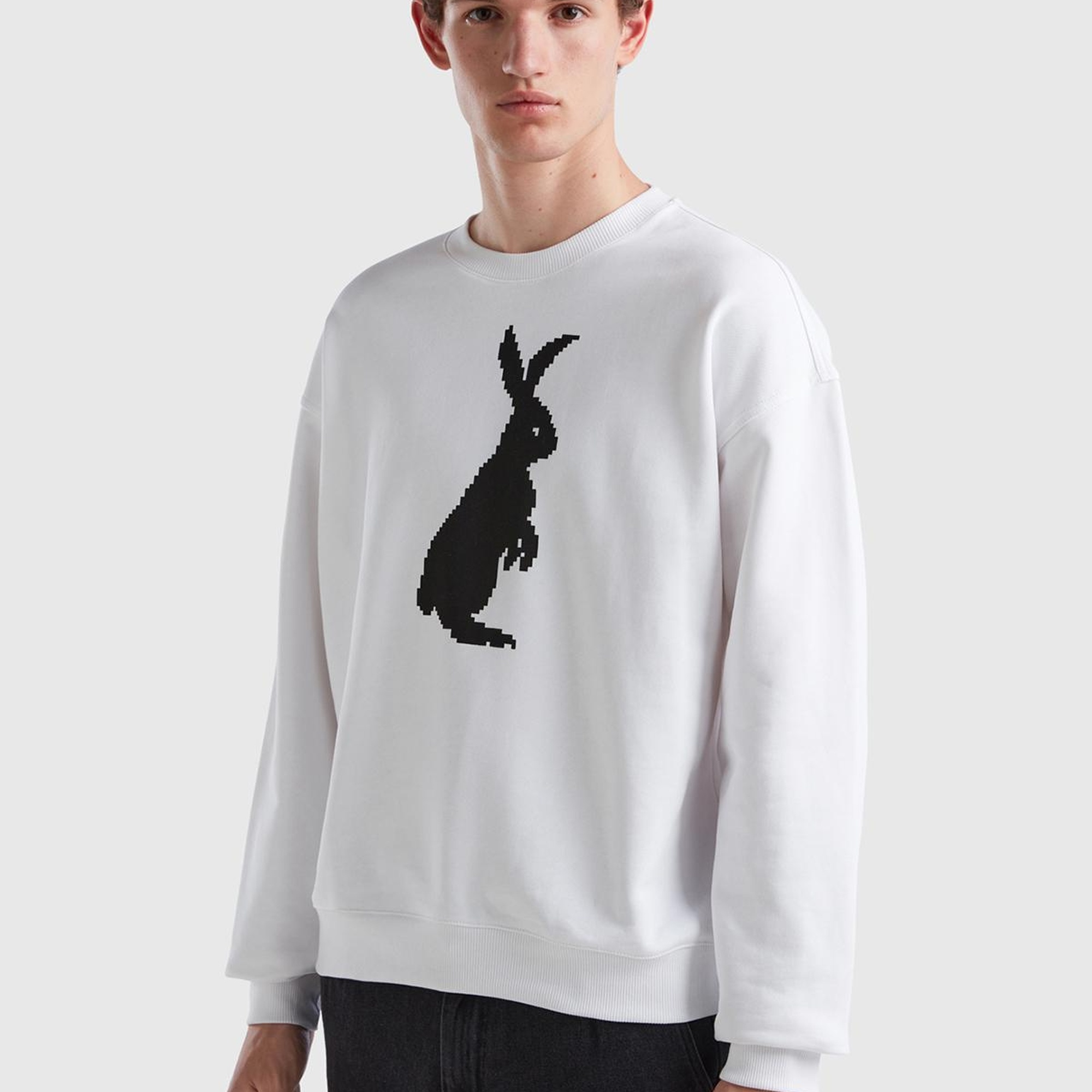 Erkek Beyaz %100 Koton Tavşan Baskılı Sweatshirt