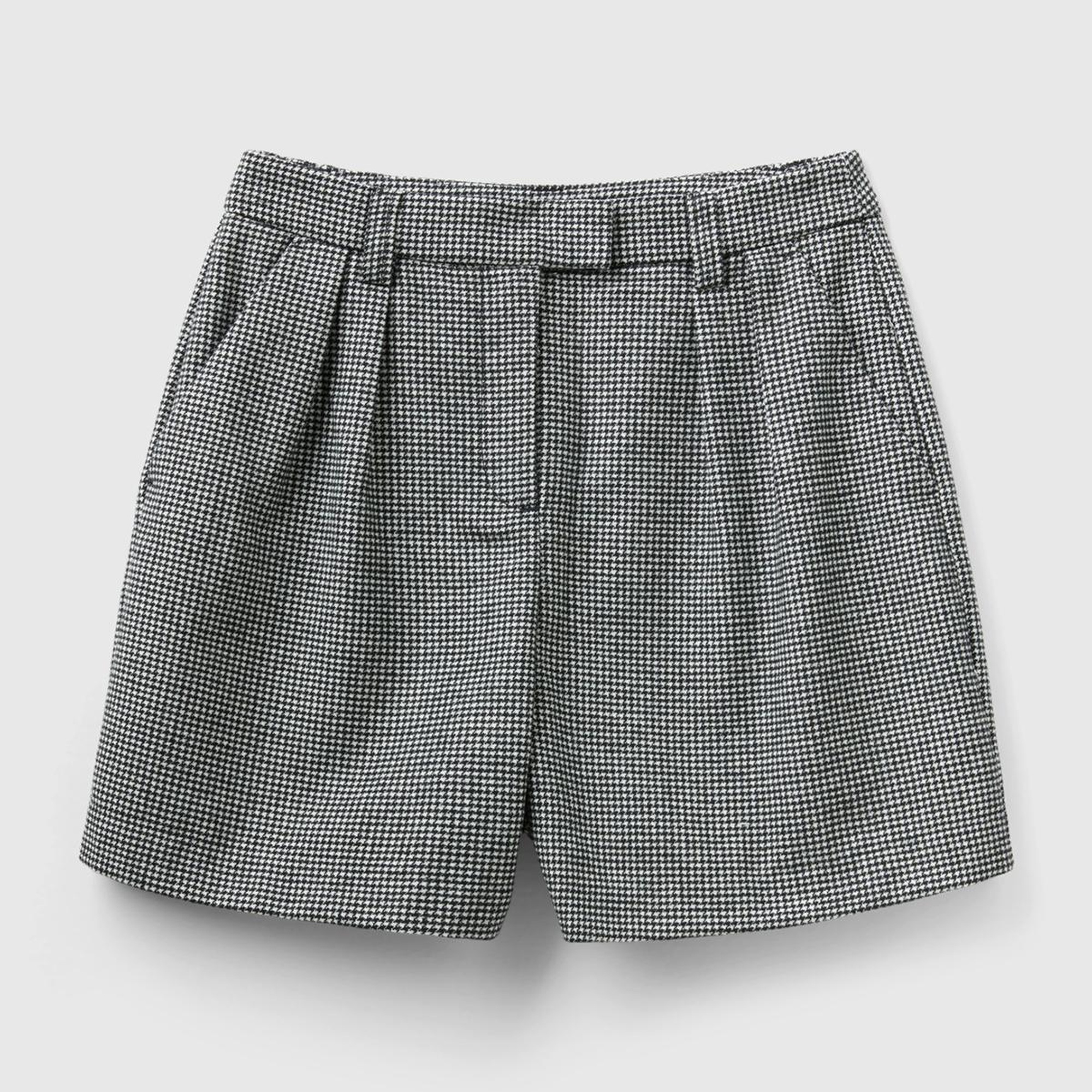 Kadın Siyah-Beyaz Kazayağı Desenli Chino Şort