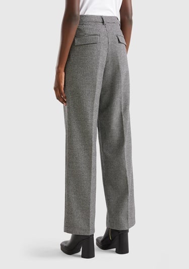  Kadın Siyah-Beyaz Kazayağı Desenli Geniş Paça Pantolon