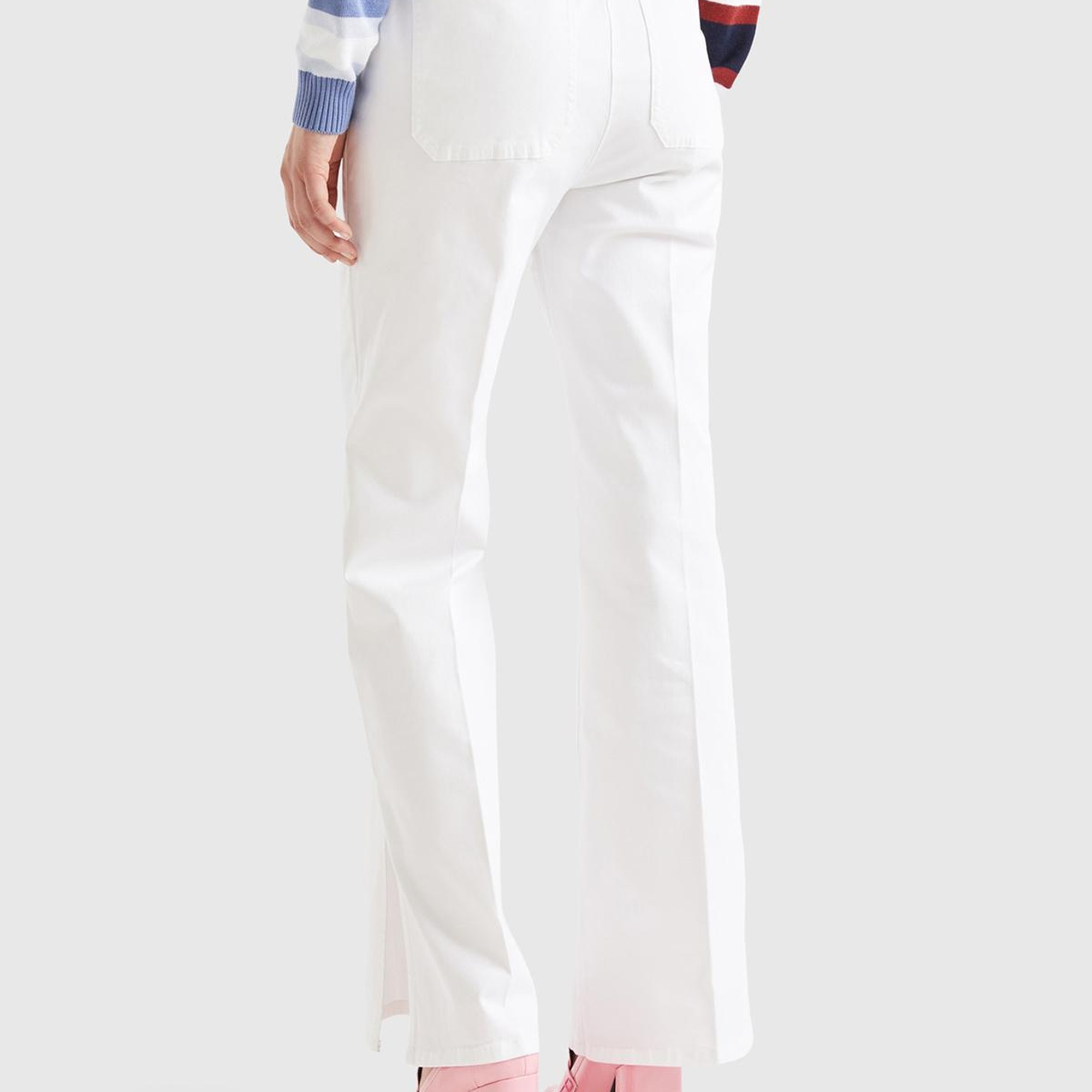 Kadın Beyaz Paçası Yırtmaçlı Pantolon