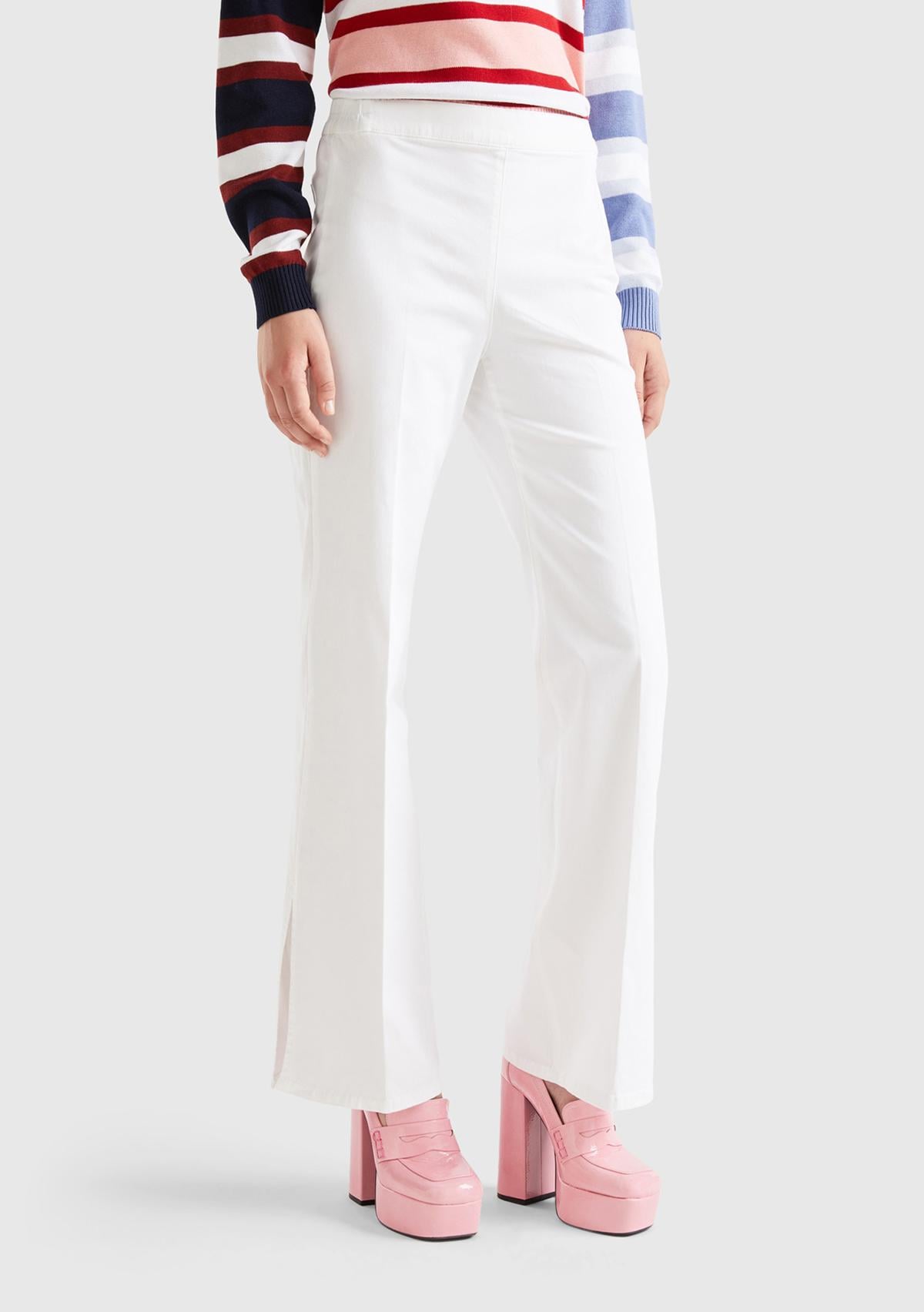  Kadın Beyaz Paçası Yırtmaçlı Pantolon