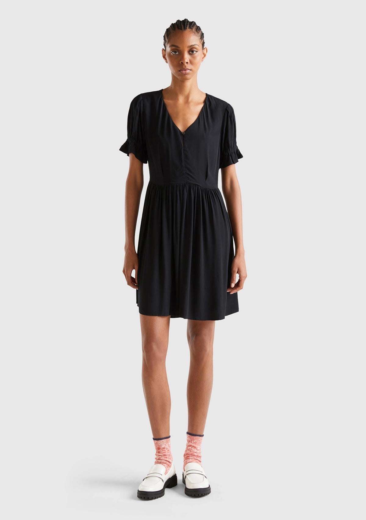  Kadın Siyah %100 Viskoz V Yaka Kısa Kollu Elbise