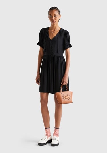  Kadın Siyah %100 Viskoz V Yaka Kısa Kollu Elbise
